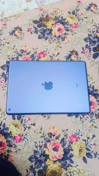 ايباد 9 للبيع او مراوس ايباد 10 او 11مكفول من الشخط ايباد حيل نضيف الس...