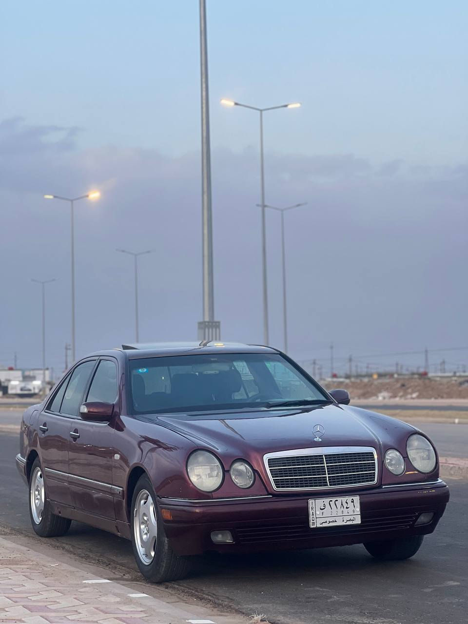 سلام عليكم للبيع مارسدس ام عيون موديل 95 صبغ عام محرك 4 سلندر نوزل تبريد شغال سياره جاهزه سعره 60 وبيه مجال  الشراي عنوان ميسان ***********
