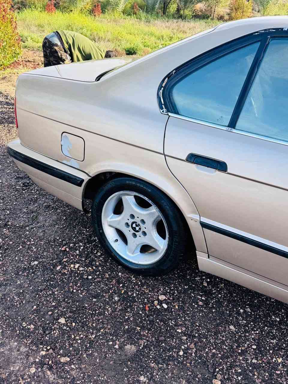 يا الله للبيع أو مراوس بي ام ٥٢٥
موديل ٩١ ررقم ذيقار مداور 
السياره حلوه شوف العين 
جاهزه حداديه تخم تاير 
غرفه جديده 
السياره حلوه وجاهزه 
السعر ٤٠
الاستفسار اكثر ***********بي واتساب ديوانية, القادسية
