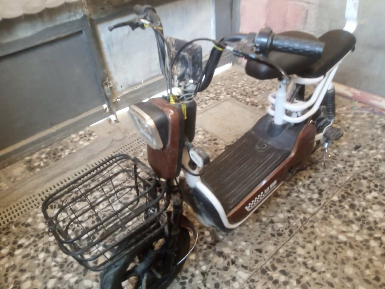 السلام عليكم دراجة سحن14 شغالة شحن فول بطاريات نضيفة ويطول الشحن السعر 125 وبيها مجال حگ الجية


**إذا كنت صاحب هذا الإعلان وتريد حذفه لأي سبب، رجاءا أرسل رسالة إلى الدعم الفني**