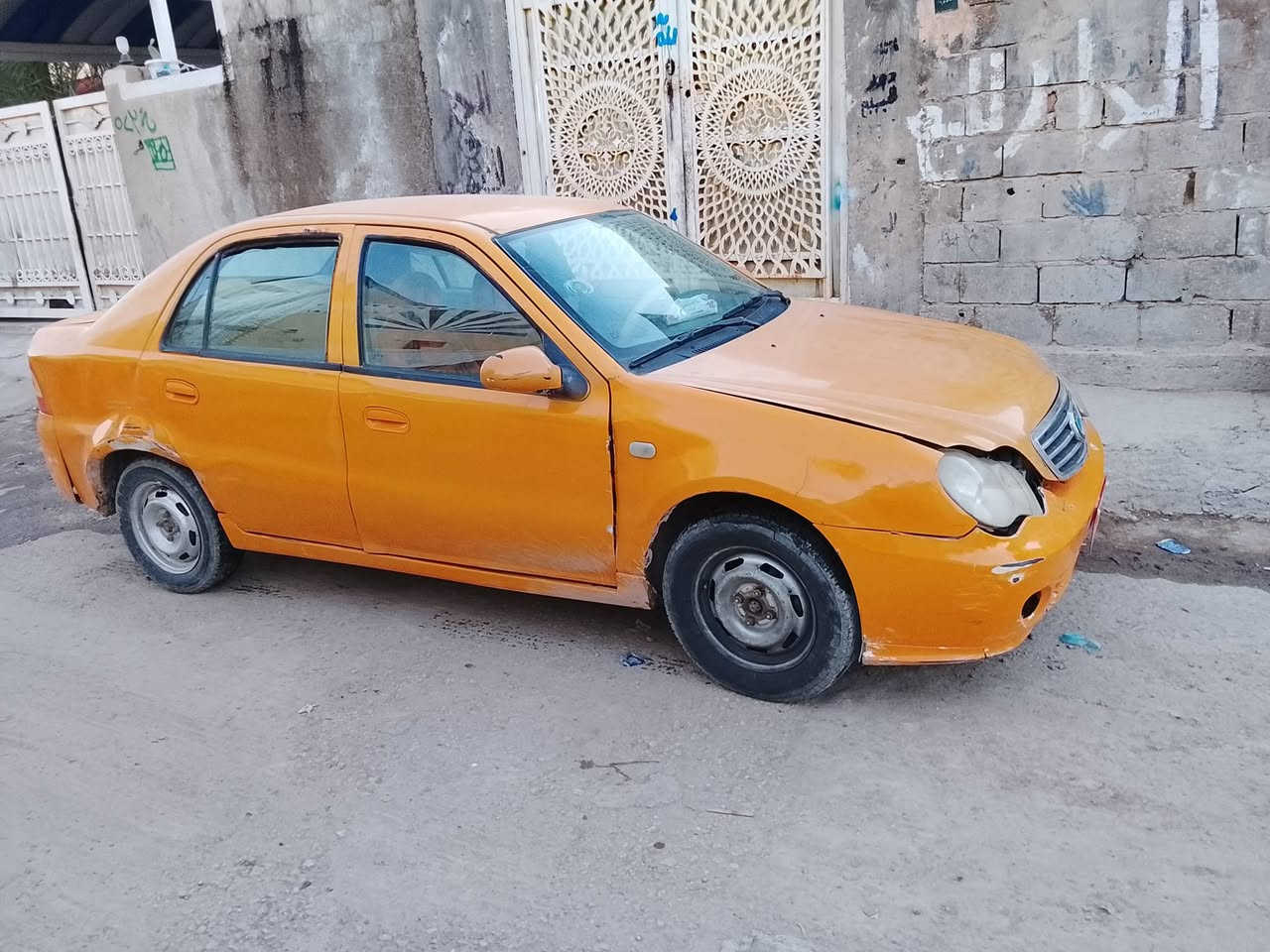 سياره سي كي موديل 2013سياره محرك وكير جديد وكهربيات شغاله سياره حلوه وتكفلك سرقه وعشارين رايدها اب10وبيها مجال مكاني حله ***********
