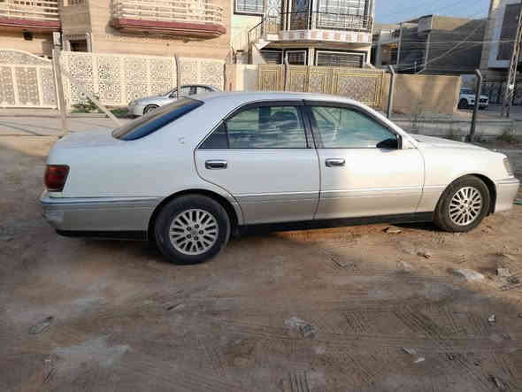 سلام عليكم.. 
تويوتا كراون ملكة 👑 موديل 2000 . سنوية عظم تسجيل 2019 تنتهي 2023 .. فقط كمرك غير مدفوع.. ما تتحول فقط وكالة.. رقم كركوك مشروع وطني.. سيارة مكفولة من كلشي فقط طخة بسيطة جوة قبق البانزين.. طك النجف فوق وجوة.. شاصي 75.. مجمع استيرن والمشط أباتشي.. 4دكم محرك ديفور كبير.. مواصفاتها معروفة كاملة مكملة.. السعر  100 وبيها مجال العنوان بغداد السيدية.. ***********  واتساب .. *********** واتساب
