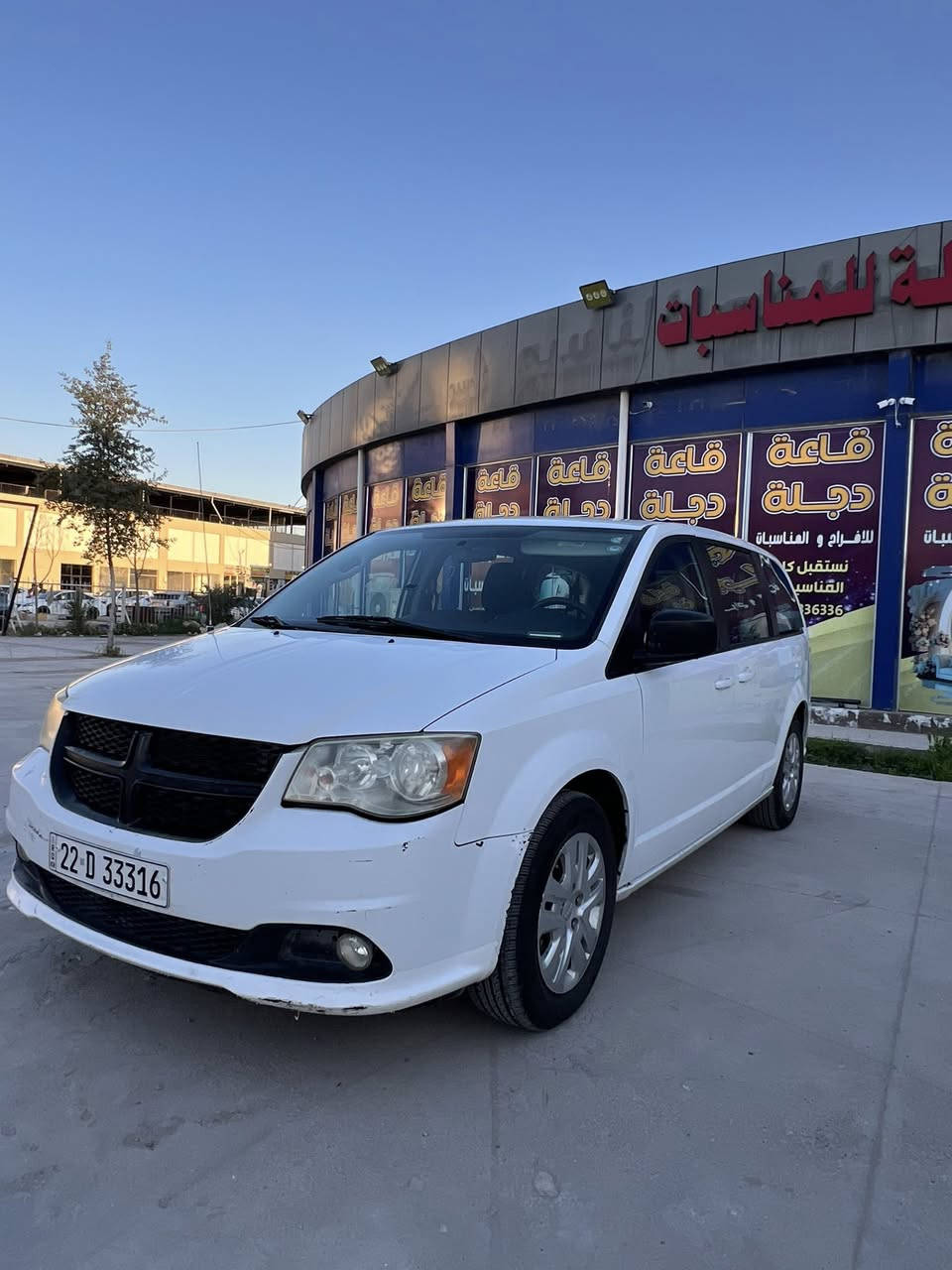 السلام عليكم
دوج كرفان 2018
رقم اربيل

حادثها جاملغ وبنيد بدون دواخل

بصمة تشغيل عن بعد
جنطة وابواب كهرباء 
شاشة كاميرا نظام ايكو 
محرك 3600 

السعر 175 ورقة وبيها مجال

***********

مكان السيارة النجف الاشرف
