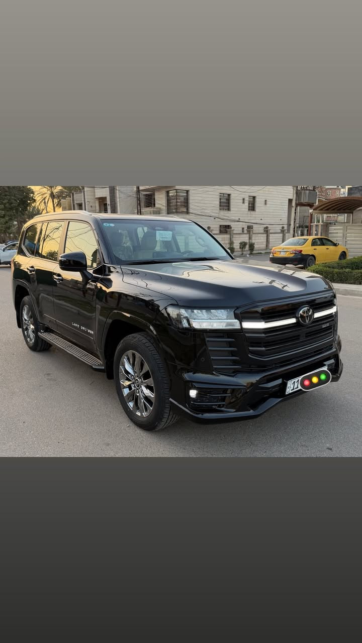 تويوتا لاندكروز 2025  (SAS)
GXR Black Edition Limited S

ضمان تويوتا العراق ( ساس )

فول مواصفات

كامرات محيطيه عدد 5

رقم بغداد باسمي

مكفوله كفاله عامه 

عداد المسافه9000KM

السعر 76000$

العنوان بغداد السيديه

الاتصال ***********
