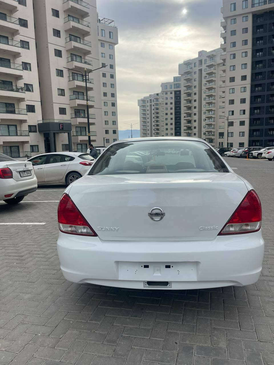 نیسان سەنی 2012 سپی ـ ڕەقەم سلێمانی ـ پێشتر تەکسی بووە کراوەتەوە بە خسووسی ـ گێڕ عادی ـ دەعمێکی پێشی هەیە 
سعری 74 گەڵا و معامەلە
ژمارەی خاوەنی سەیارە / ***********
تێبینی/ سەیارەکە هی من نییە تەلەفون بۆ خاوەنی بکەن السليمانية, العراق
