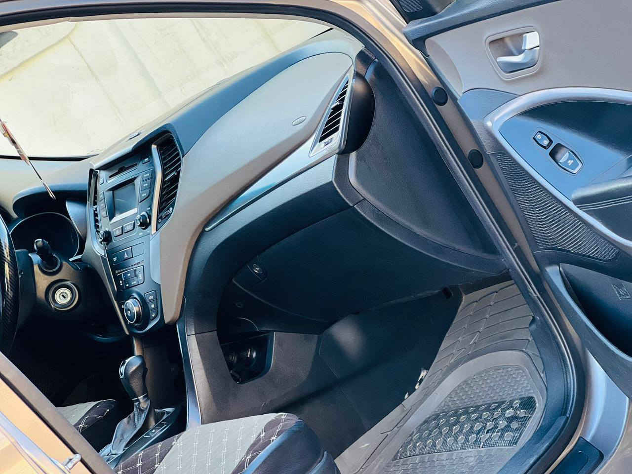 سنتافي مديل 2016 سعر 127 قابل للتفاوض الاستفسار اتصل *********** وارد أمريكي كلين بدون حادث بيها صبغ قطعتين كلير مواصفات شاشه كبيره تحكم ستيرن كامره خلفيه حساسات امامي وخلفي مكينه 2400 مكينه وكير مكفولات حت من الفتح حداديه جديده تخم تاير تبريد ثلج ❄️ مشروع وطني سنويه ل 29 مكان سياره كربلاء مكلف ب نشر
