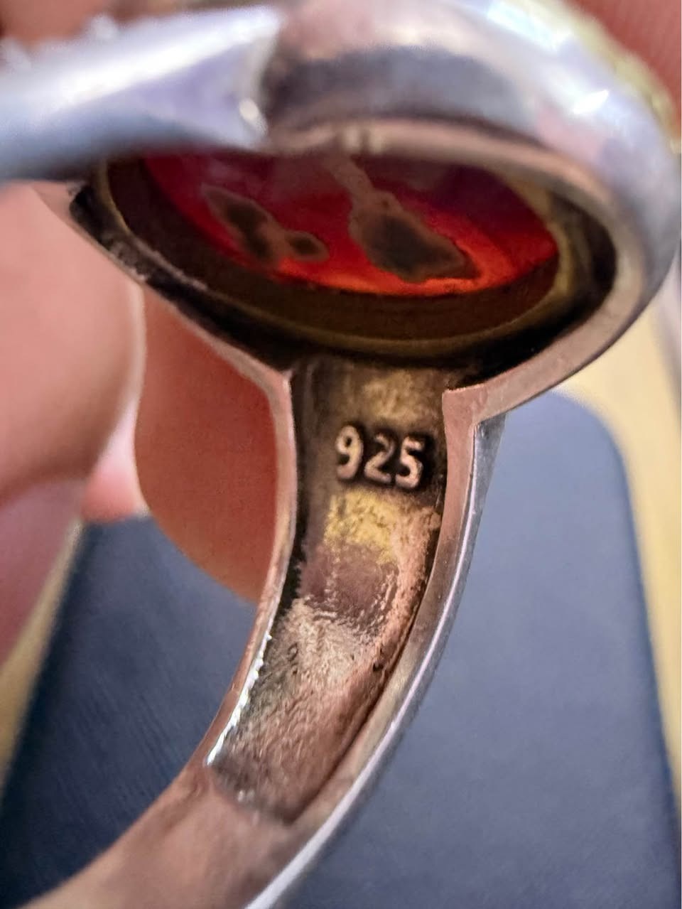 عقيق يماني كرزي طبيعي غير معالج مع إطار طلاء ذهب
24k
مصور شخص مع رأس الإمام الحسين على الرمح بغداد, العراق


**إذا كنت صاحب هذا الإعلان وتريد حذفه لأي سبب، رجاءا أرسل رسالة إلى الدعم الفني**