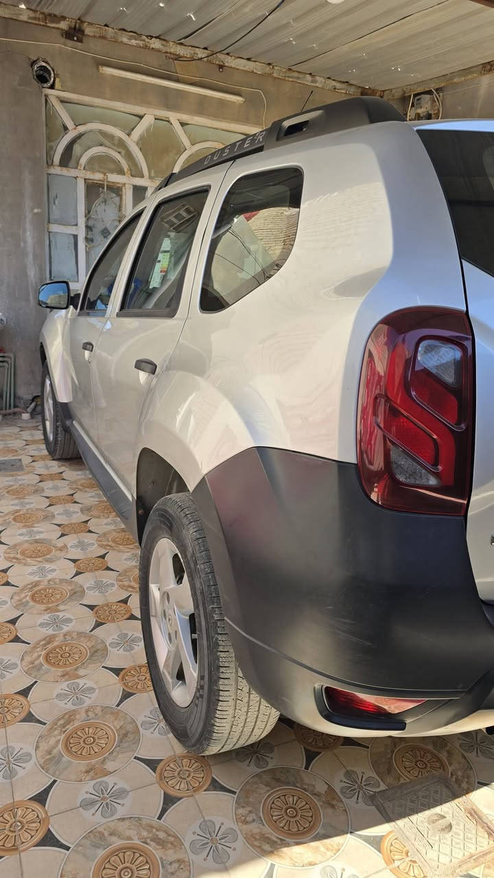 السلام عليكم ورحمة الله وبركاته
رينو داستر 2018 للبيع 
كفالة ماعدا بارد بالجاملغ الامامي عكس جهة السائق مكينة كير مكفولة ماشية 110 الف رقم انكليزي سنوية ل 2029 مكانها ديوانية 
السعر المطلوب 100 وبيها مجال 
***********
