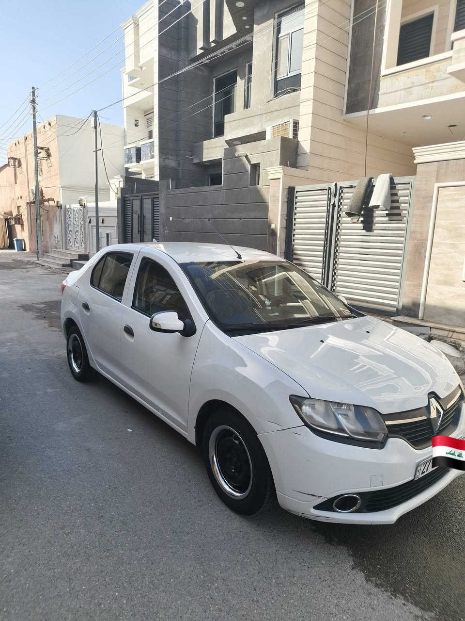 رينو سمبل مديل 2016 مكفولة كفاله عامه لا تبديل ولا صبغ سياره جاهزه محرك وكير وحداديه وتبريد سياره على وضع الشركه جديده كلش شرط أحلى من الصور 
مكانها الناصريه الشموخ 
رقم ***********
سعرها 62 وبيها مجال
