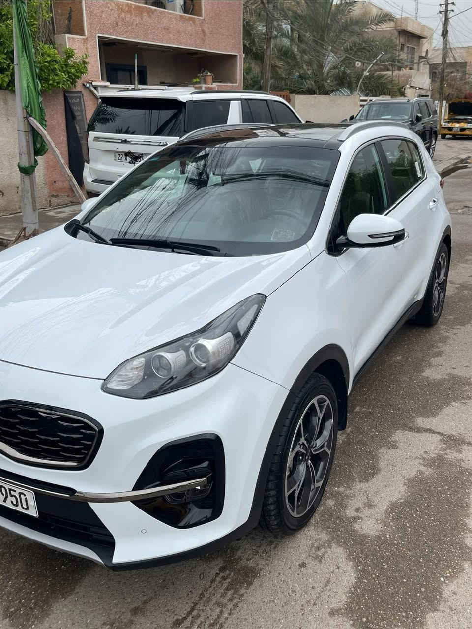 السلام عليكم 

 سبورتج جيتي لاين 2021 خليجي 

 فول مواصفات1/1 

ماشية 56 الف

 مكفولة ماعدا صبغ على كد شبر باب خلفي اليمنه مؤشر عليه 

رقم بغداد 

سعره 217 وبيه مجال

عنوان بغداد حي اور

لاستفسار رقم تليفون***********
