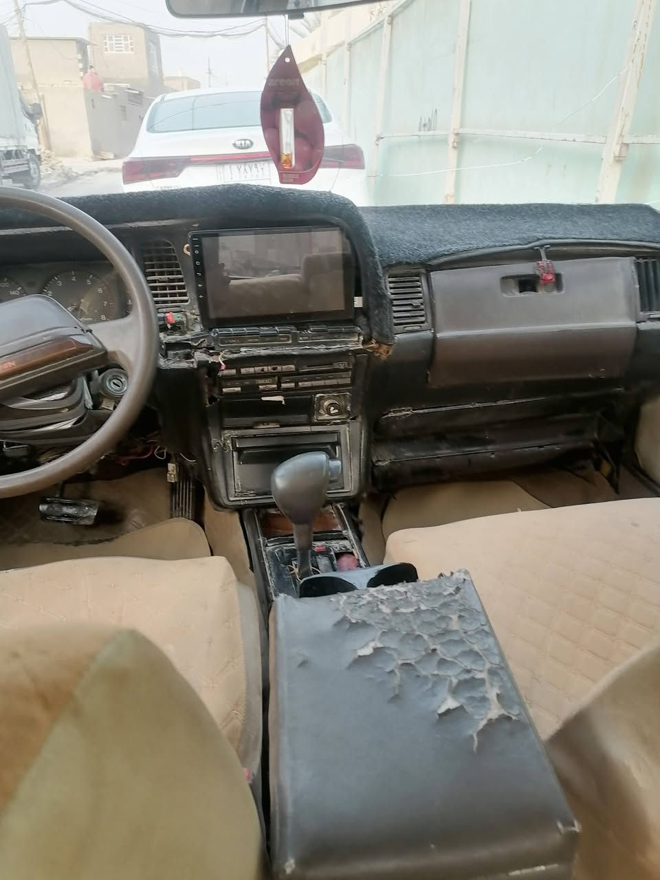 سيارة هارتوب موديل ٩١ رقم قادسية انكليزي وباسمي سيارة وسط
شغالة تبريد يشتغل حدادية زينة باتري جديد تايراتها زينة
مكينة ونجي بيها صوت براص
ترايك وين ماتريد
مكان السيارة نجف
عارضها ٣٠ ورقة وبيها مجال قليل 
 للمراوس بس شرط رقم جديد
*********** بيه واتساب
