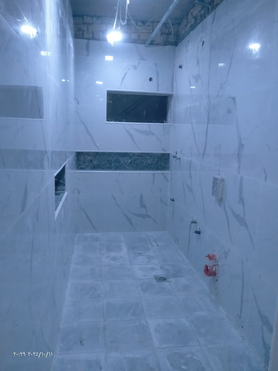 أنا خلفه سرميك وبرسلين مرمر بآيات شغل درجه اولى مصري موجود في بغداد فقط ***********
