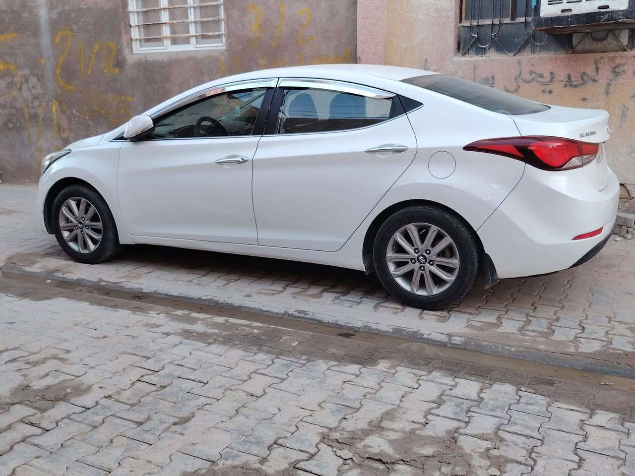 السلام عليكم
سيارة النترا  موديل 2016 خليجي
مواصفات تحكم ستيرن / فتحة/ شاشه / كامرة / مري كهرباء شفط
رقم نجف انكليزي
السيارة بيه جاملغ امامي والدعامية اماميه فقط 
العنوان نجف كوفة
موبايل *********** النجف, العراق
