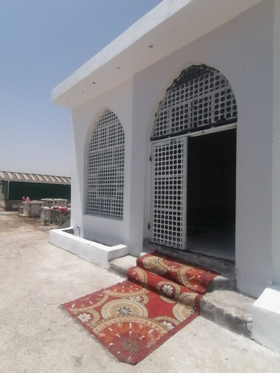 السلام عليكم حداد متنقل داخل النجف والكوفه لعمل كافه أعمال الحداده والصيانه تصليحات *********** واتساب موجود
