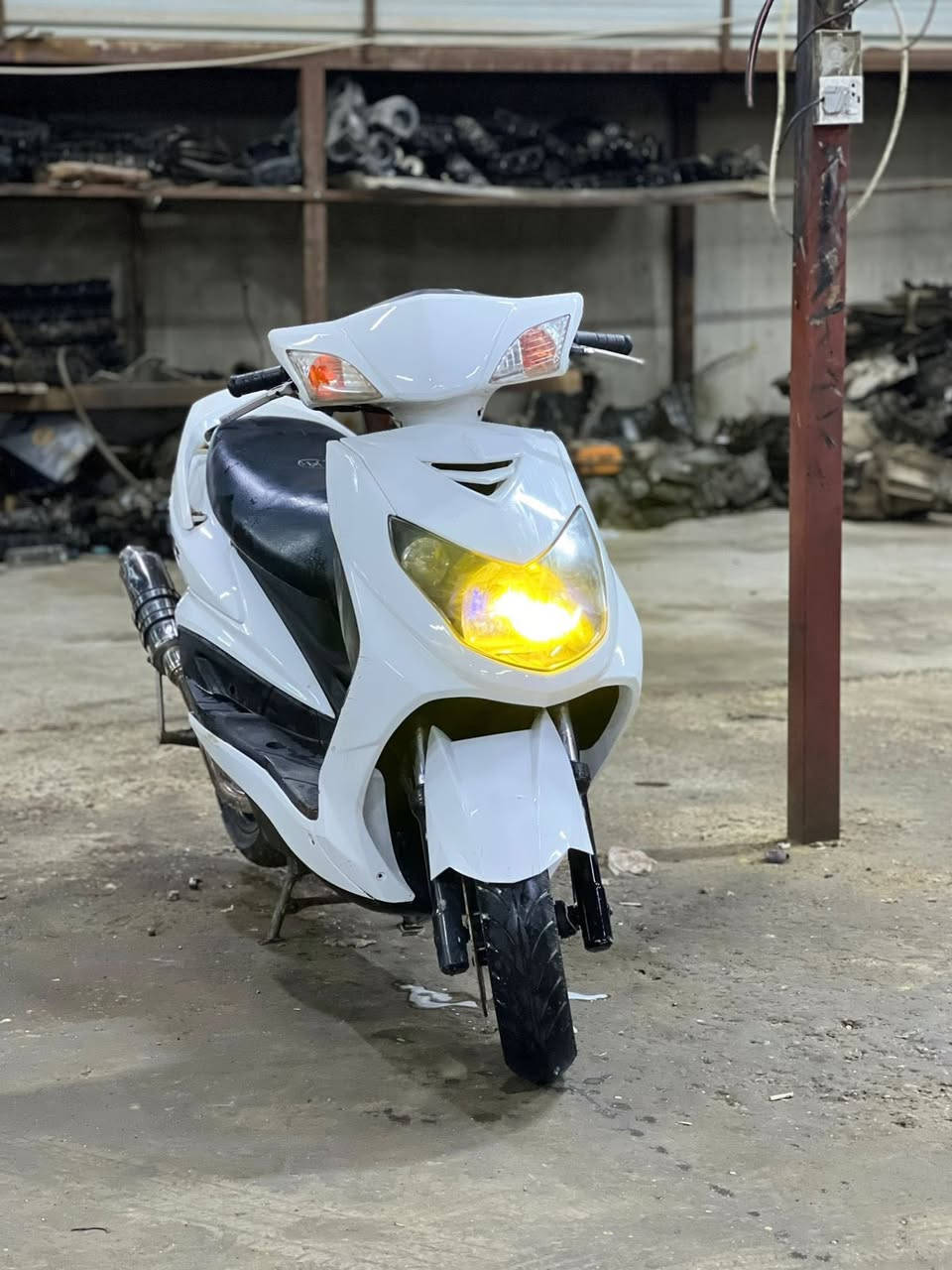 السلام عليكم للبيع فحل نوزل كوري دراجة جديده ماناقصه برغي مكاني الحله نادر الثانيه ع كد شغلي اروح وارجع بيهه
السعر مليون دينار 
*********** سيف
