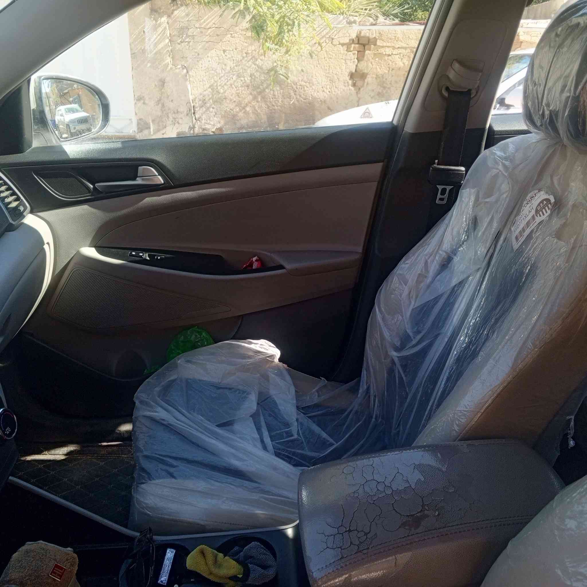 توكسان للبيع موديل2017 رقم قادسيه باسمي بيه جاملغ وبنيد مصبوغ بدون ضررتدفئه تبريد فول حداديه جيده ماشيه 107 حقيقي وارد امريكي والسونار موضح بالصوره السعر 165 وبيه مجال  *********** اتصال وواتساب
