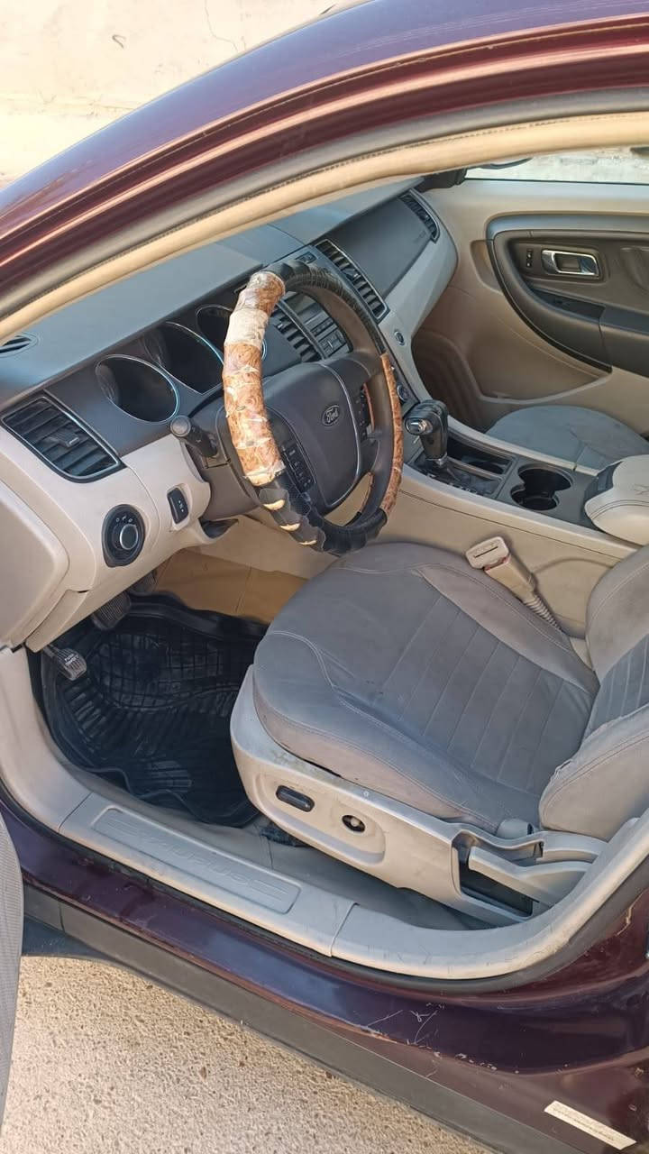 السلام عليكم فورد تورس ٢٠١١ للبيع محرك ٣٥٠٠ 
٦سبندر صدر جديد محرك وكير مكفول خير من الله 
نقص بس التبريد وضربتها موضحة بالصوره السعر ٧٦ وبي مجال للاستفسار *********** موجود واتساب المحمودية, بابل
