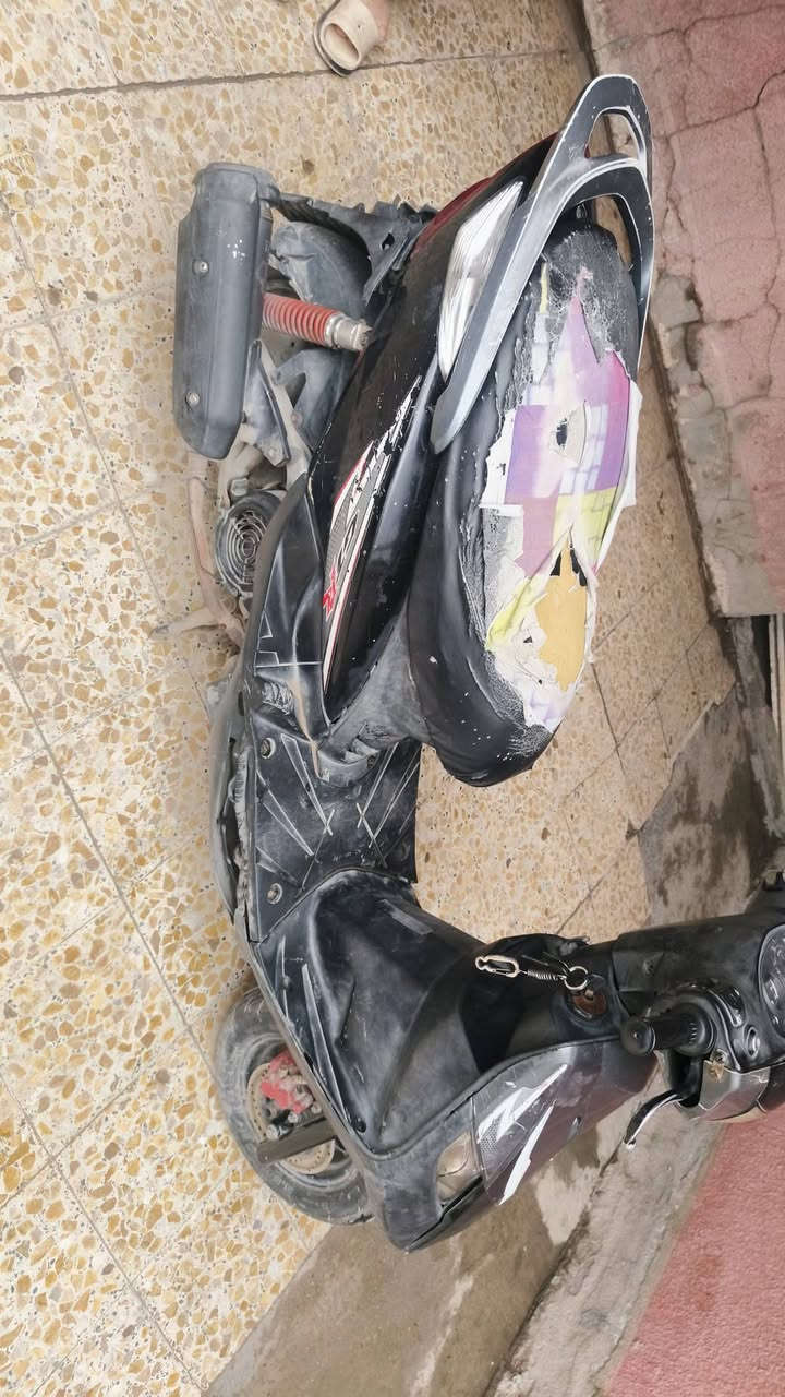 سلام عليكم دراجه 🦊 البيع او مراوس بريز  ونطي فرق مكينه خرسه شلعه ومعدل شرط  كهربائيات كلها شغاله نقص  ترتيب   السعر 325وبيها مجاال  قليل مكان بغداد  الشعله  اللتصال  ***********
