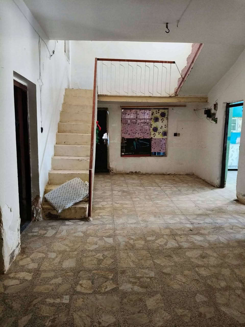 بيت للبيع طريق ابو الماش بناء طابوگ مكان راقي مساحه 250   زراعي        
***********
