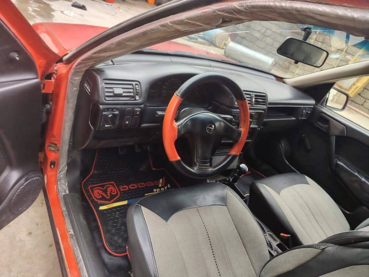 اوبل فكترا موديل1992 حجم 16 محرك وكير شرط بدون صبغ  بيها ضربه بالصندوك رقم بغداد انكليزي جديد هزه جديده سنويه2029 شرط التحويل  سعر33 بيها مجال بسيط مكاني  موصل الايمن  ***********
 رجا ع خاص ما اجاوب
