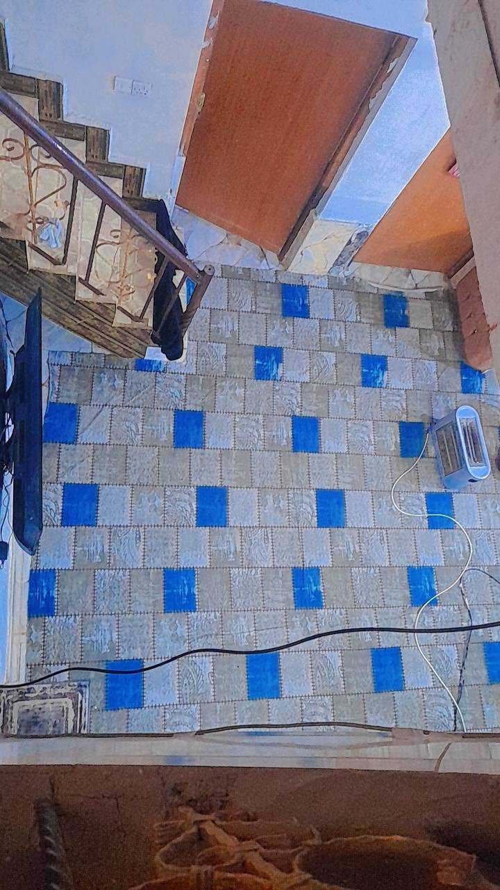 السلام عليكم دار سكن طابو زراعي مساحته 220 /مكان حي زاليزل متكون استغبال وغرفتين ومطبخ وصاله الستفسار ***********
