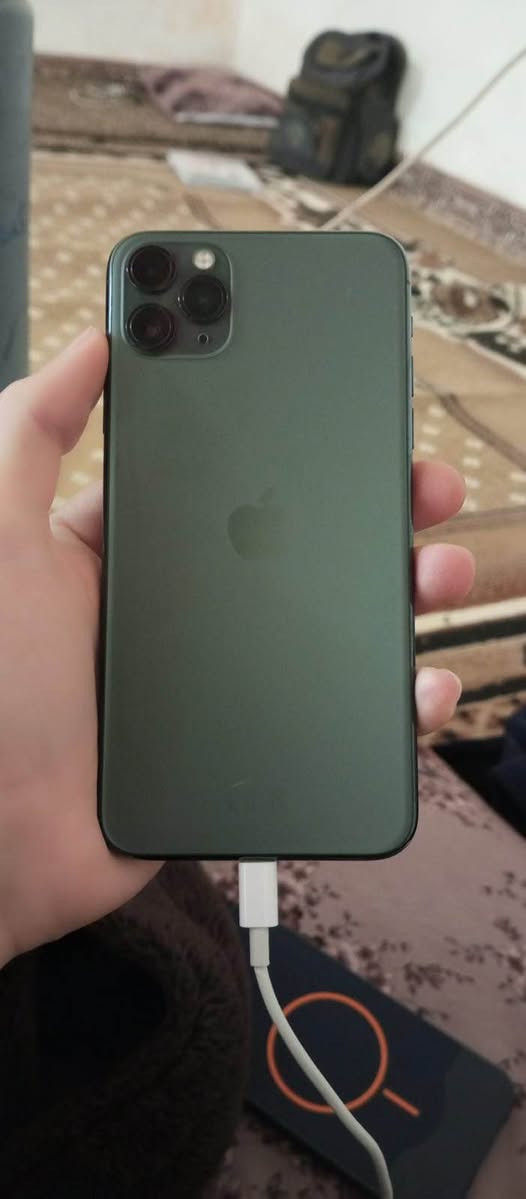 السلام عليكم 
ايفون ١١ بروماكس لون زيتوني الجهاز فول نضافه كامرات صوت شاشه فول مفول دبل سيمكارت يعني خطين  بس مبدل بطاريه اصليه شاشه بلاديه مامبدله بطاريه ١٠٠ انساه بالشحن ابد ميصرف جهاز مال جنيه سعره ٣٥٠ وبي مجال ويرهم مراوس ب سامسونك مكاني الحويجة ومتواجد ب كركوك هم  *********** الحويقة, كركوك
