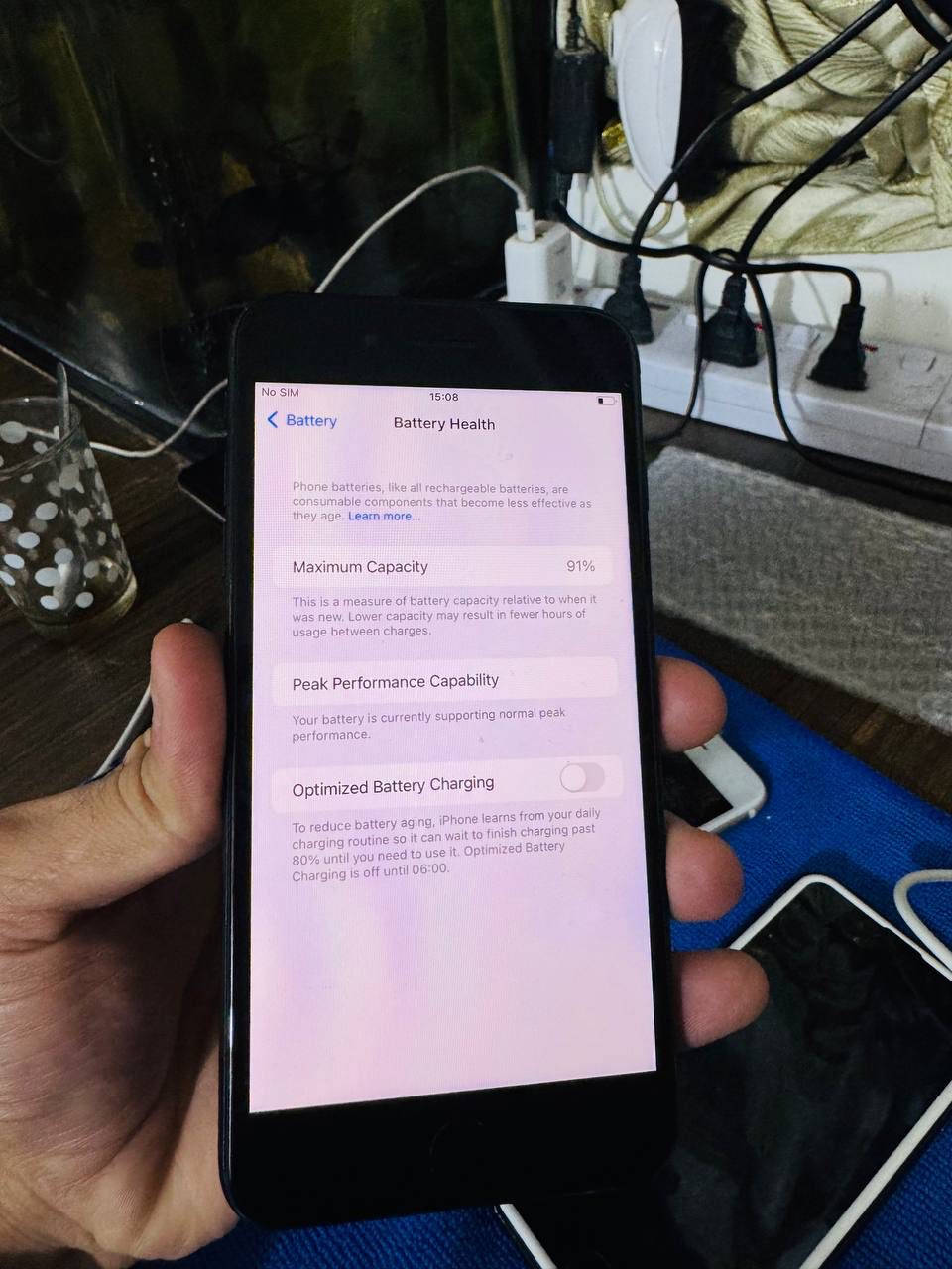 128 

بطاريه 91 

نضافه فول وكله شغال فقط كامره اماميه وسيمكارت بيت السيمكارت بي مشكله الباقي كله شغال 

80 الف وبل عافيه ملاحظة توصيل موجود 

تواصل ***********
