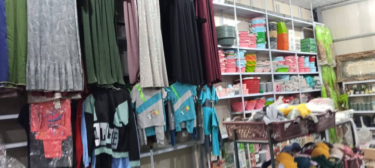 محل للبيع حي ميسان مقابل مجمع جوهره العرب عدم التفرغ  حاله البيع لغرض عمليه اي استفسار اتصل على الرقم ***********
