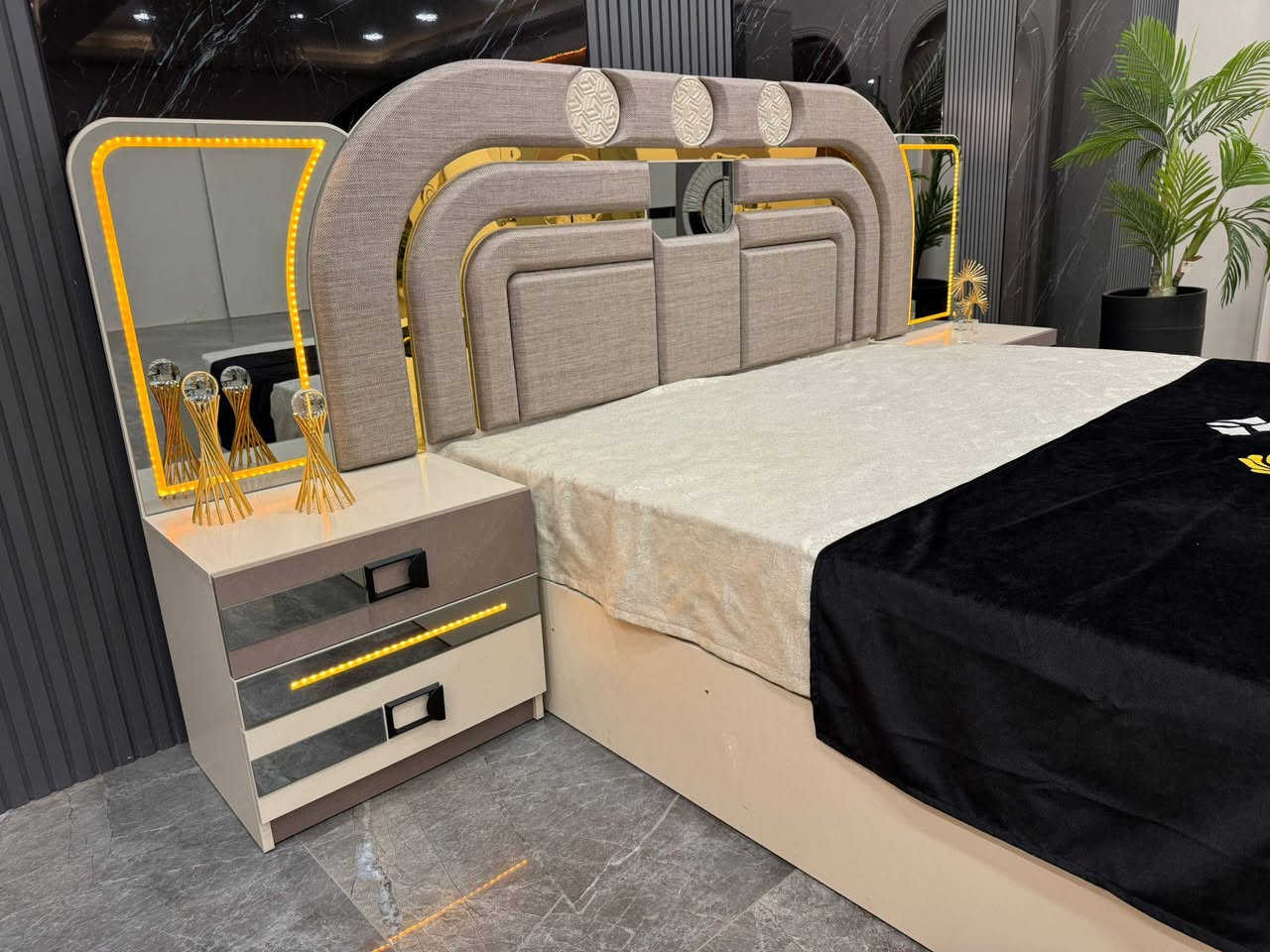 *موديل   باموك     المودرن*

*10 قطع*. 

*1- ضهر بلوك*

*2- برغي وچوي حديد*
  
*سرير مخزن جك*

*5- شغل درجه اولى*

•••       *السعر🔥 مليون و600🔥  

توصيل بغداد مجانا 
اطراف 20 الف 
محافظات 100 الف


**إذا كنت صاحب هذا الإعلان وتريد حذفه لأي سبب، رجاءا أرسل رسالة إلى الدعم الفني**