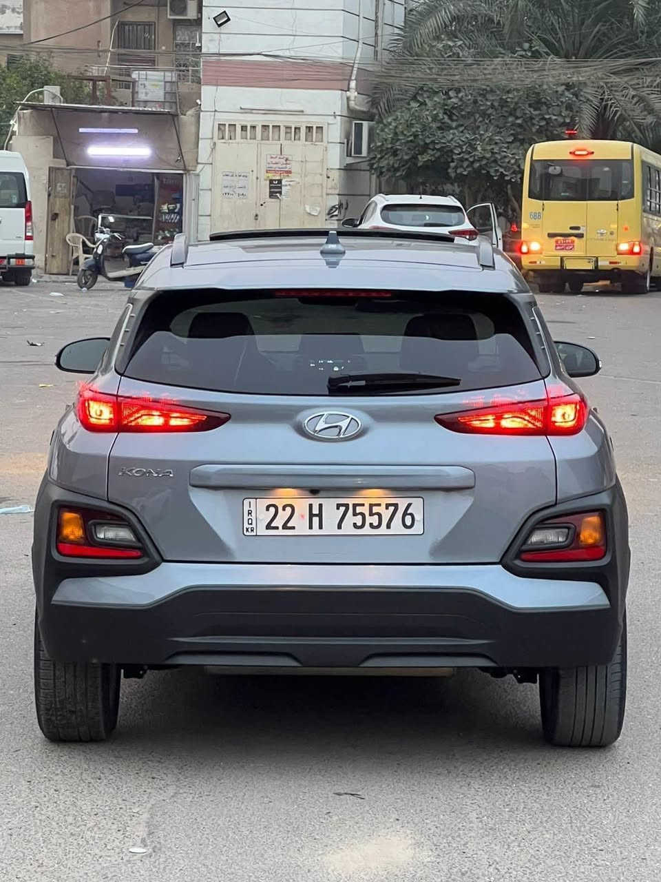 كونا موديل 2021 السعر140 محرك 2000 دوش وبيها مجال لون سمنتي  رادار 360توقف ذاتي مع تحذير فتح الابواب وترحيب عند الفتح فتحة سقف تحكم ستيرن بصمة بروجكرات امامية كشنات تدفئة  شاشة جبيرة كاربلي داخل اسود  فول مع تبديل باب الامامي فقط بدون دواخل  بدون شاصي  وصور موجودات  ماشية 54 ميل وبيها مجال للشراي رقم اربيل واحول مباشرتا عند البيع للاستفسار ***********
