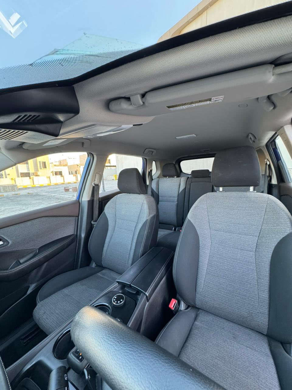 2023 𝐍𝐈𝐒𝐒𝐀𝐍 𝐑𝐎𝐆𝐔𝐄-𝐒v,awd
نيسان روك موديل : 2023

عداد المسافة : 40 الف

اللوان : ازرق چويتي 

حجم المحرك :  (3) سلندر ,1500تيربو

المواصفات : Sv-AWD

دةبل اكسل AWD

‏‎بصمة ابواب 

‏‎بصمة تشغيل 

شاشة ايباد

‏‎كاميرا

هاند بريك بصمة

اوتو هولد :    Auto Hold

اوتو ستارات : Auto Stard 

اوتو ستارات : Auto Stop‎

رادار امامي (تحديد مسار)

‏‎رادار جانبي (نقاط عمياء)

‏‎رادار خلفي (التحذير من الاصطدام)

‏‎حساسات خلفي

نظام : OFF-ROAD

نظام : SHOW

نظام : ECO

نظام : AUTO

نظام : SPORT

كشنات هيتر

ستيرين هيتر

تحكيم ستيرين

تبريد لمس

تبريد مركزي

لايتات ليد زينون 

بكلايتات LED

ويل كروم

‏‎تفاصيل اكثر الاتصال علی ارقام التاليه 

‏WhatsApp 

السعر 153

☎️ ***********

عنوان📍الانبار _ الفلوجة
