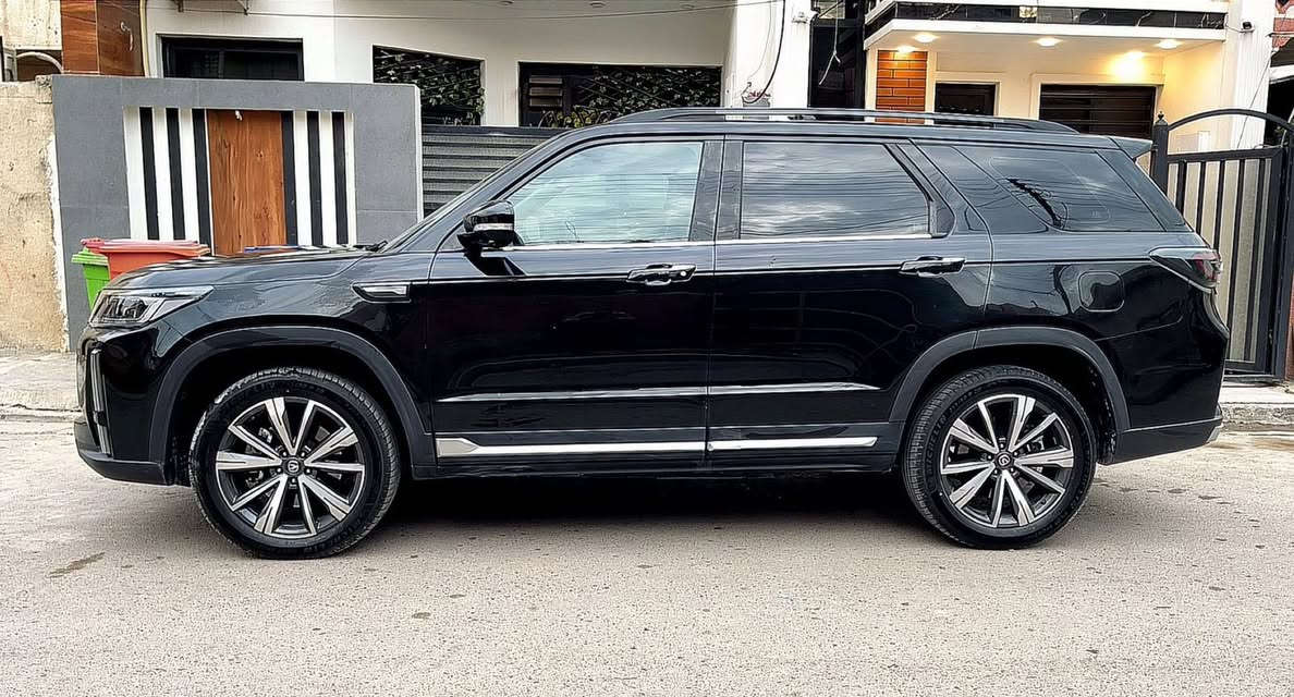 ✨✨
سلام عليكم
✨✨شانجان CS95 2025  ✨✨
‏🔥 Changan CS95 2025 🔥
 مرقم بغداد  الانكليزي الجديد مشروع وطني 
حجم المحرك 2.0L Turbo
 مرتبط بناقل حركة أوتو 8 نمر
يبلغ عزم الدوران 390 نيوتن / متر 
🐎 بقوة 233 حصان 🐎🐎
 مفتاح التشغيل بصمة 
 تشغيل عن بعد 
 بانوراما 
 فتح الصندوق كهرباء 
 دفع رباعي AWD 
 اريل نفكيتر 
حساسات خلفية 
لايت زينون + LED 
 بك لايت LED 
دخول بصمة ذكي 
 حجم الاطار 255/50R20
ويل كب 20
 4 دسك
حساسات ضغط الاطارات 
 اشارة في المرايا الجانبية 
 المرايا قابلة للطي كهرباء 
ماسحة خلفية 
عدد AIR BAG 6
 هاند بريك كهرباء 
 ا ABS 
 دشبول شاشة ديجيتال 
شاشة Apple Car play 
 كاميرا دوارة 
4 كاميرات 360°
الانارة الداخلية LED 
 مقود جلد حياكة  
 مثبت السرعة Cruise 
 المودات والاوامر الصوتية 
ا Bluetooth / T YPCE 
شاحن هاتف Wireless 
مخرج منفذ الطاقة 
فحص نظام السيارة 
 انارة داخلية LED محيطية 
تتسع المقصورة ل 7 ركاب
المقاعد جلد
حركة المقاعد الأمامية كهرباء 
 تبريد المقاعد الامامية
ذاكرة مقعد السائق
تجاوي متحركة 
 مثبت مقعد الطفل ISOFIX 
 تبريد شاشة 
 3 قطع تبريد
 أوضاع القيادة Drive Mode 
 أوتو بريك 
 رادار
 نظام مانع الانزلاق 
نظام نزول المنحدرات 
 تطعيم الدواخل ألمنيوم 
السعر ٢٨٥وبي مجال
العنوان بغداد العامريه
للاستفسار ☎️🚗
***********
