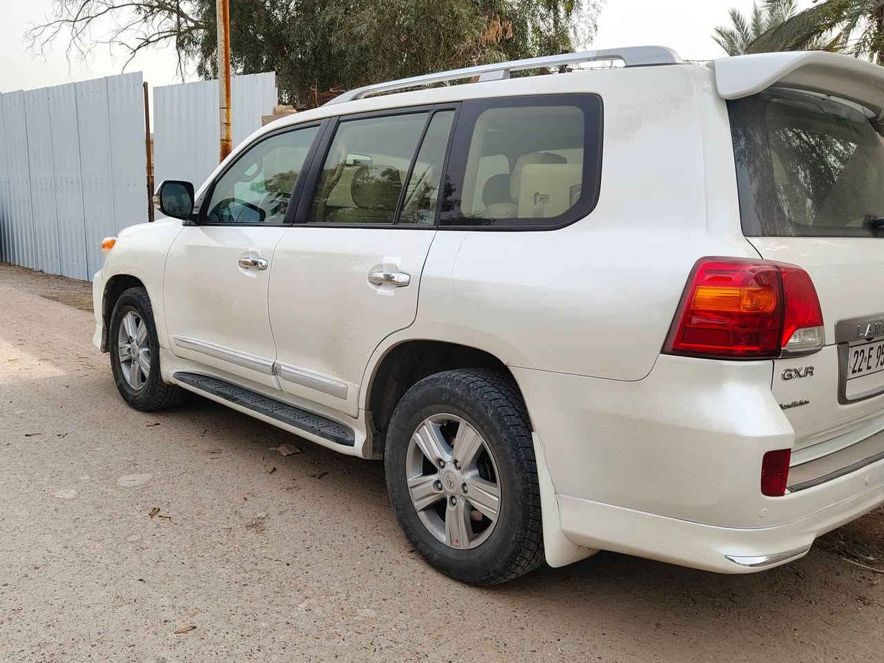 ياللة السلام عليكم الاندكروز موديل 2015سيارة جديدة وحلوة ورقم اربيل انكليزي مكان بغداد رقم الهاتف ‏‪0774 055 2185‬‏
