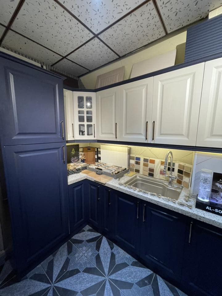 مطابخ عرض داخل معرض في بغداد للبيع hdf كلاسك ومودرن شغل درجة اولى
للتواصل الاتصال على الرقم 
*********** واتساب
