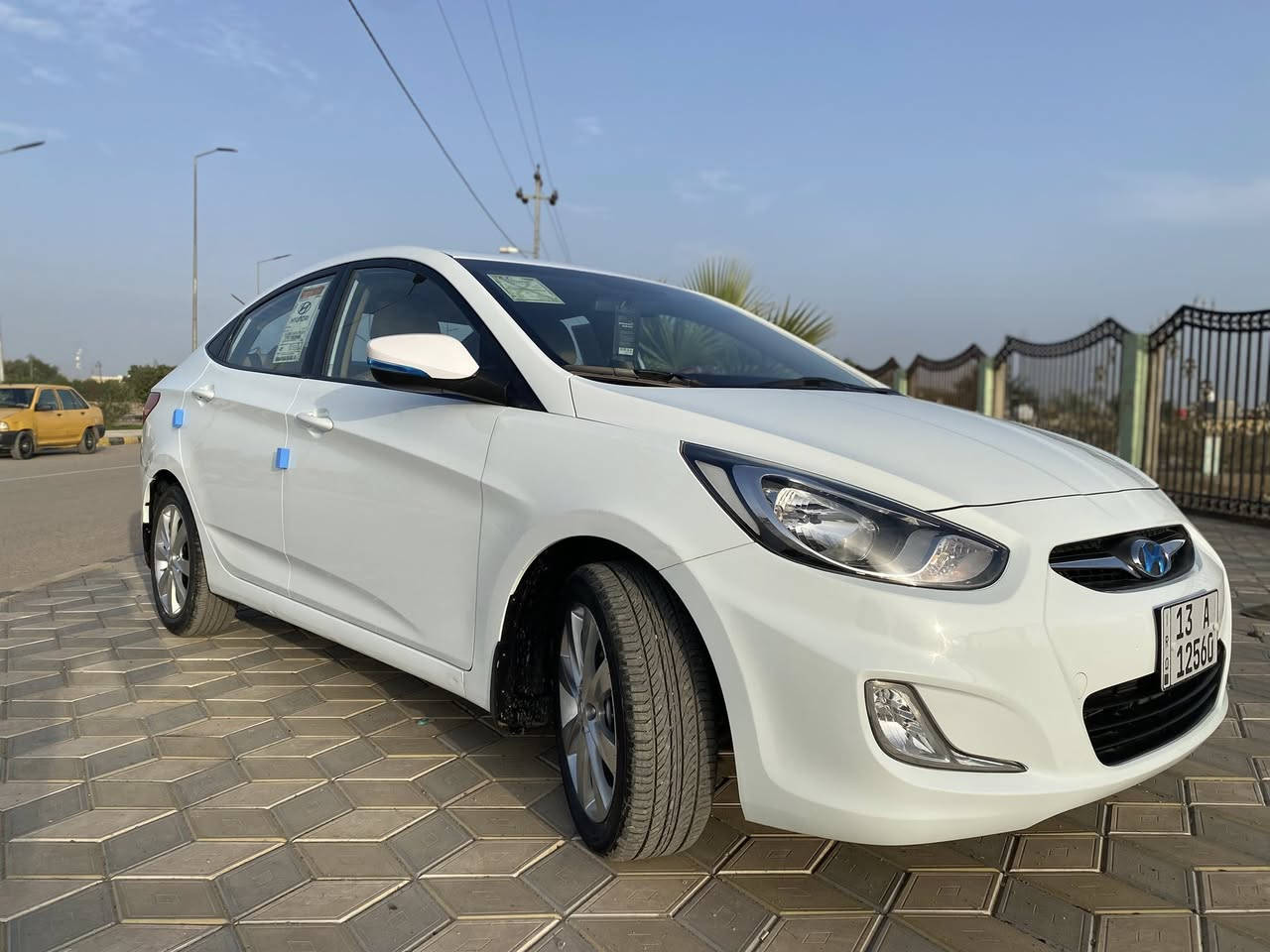 السلام عليكم
اكسنت 2014 فول مواصفات مخزنه ماشيه 30 ألف حقيقي زيرو السياره بأسمي سنويه جديده محرك1600 كفاله عامه السياره فقط بارد بالجاملغ الأمامي ع كد 4 اصابع السياره كلها ع وضع الشركه السبير ما نازل الأريل بعده بجيسه ما مشدود وكاعيات الشركه كذلك 
للعلم السياره صارلها 8 سنوات مضمومه ومن النوادر جداً 
العنوان ميسان العماره
للأستفسار اكثر ***********
الخاص مهمل اتصال فقط
