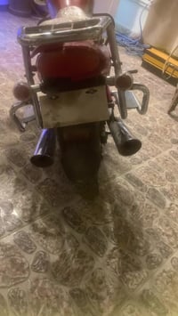 موطور للبيع جني خمس كير  2015/ 200 سيسي  نضيف 100/100 السعر 400بي مجال...