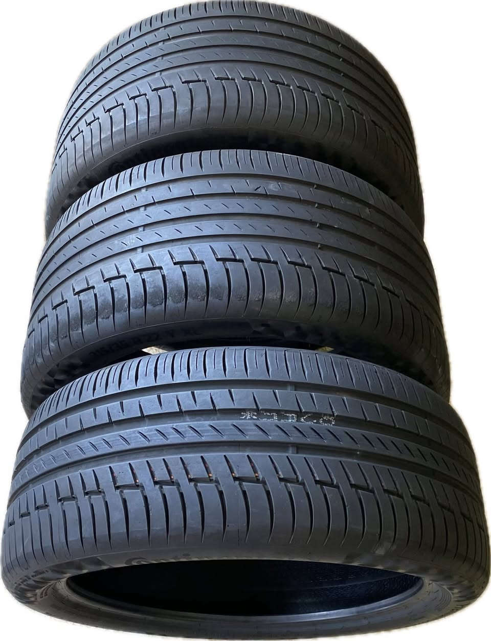 السلام عليكم / تايرات كونتيننتل انتاج 23/24 رن فلات اخو الجديد للبيع
🛞 زوج قياس 315/35/22 انتاج 24 ممشى اقل الف كيلو

🛞تك قياس 275/40/22 انتاج 23 ممشى اقل 100 كيلو فقط 
      مجرد شديته وبدلته بعده بالأختام

🔺م/ انا بائع شخصي وليس صاحب محل

موجود صور وفيديوهات إضافيه للاطلاع والتفصيل 

ابيعهم بسعر مناسب للجنايه ان شاء الله
 
للاستفسار/*********** وموجود واتساب
او خاص
