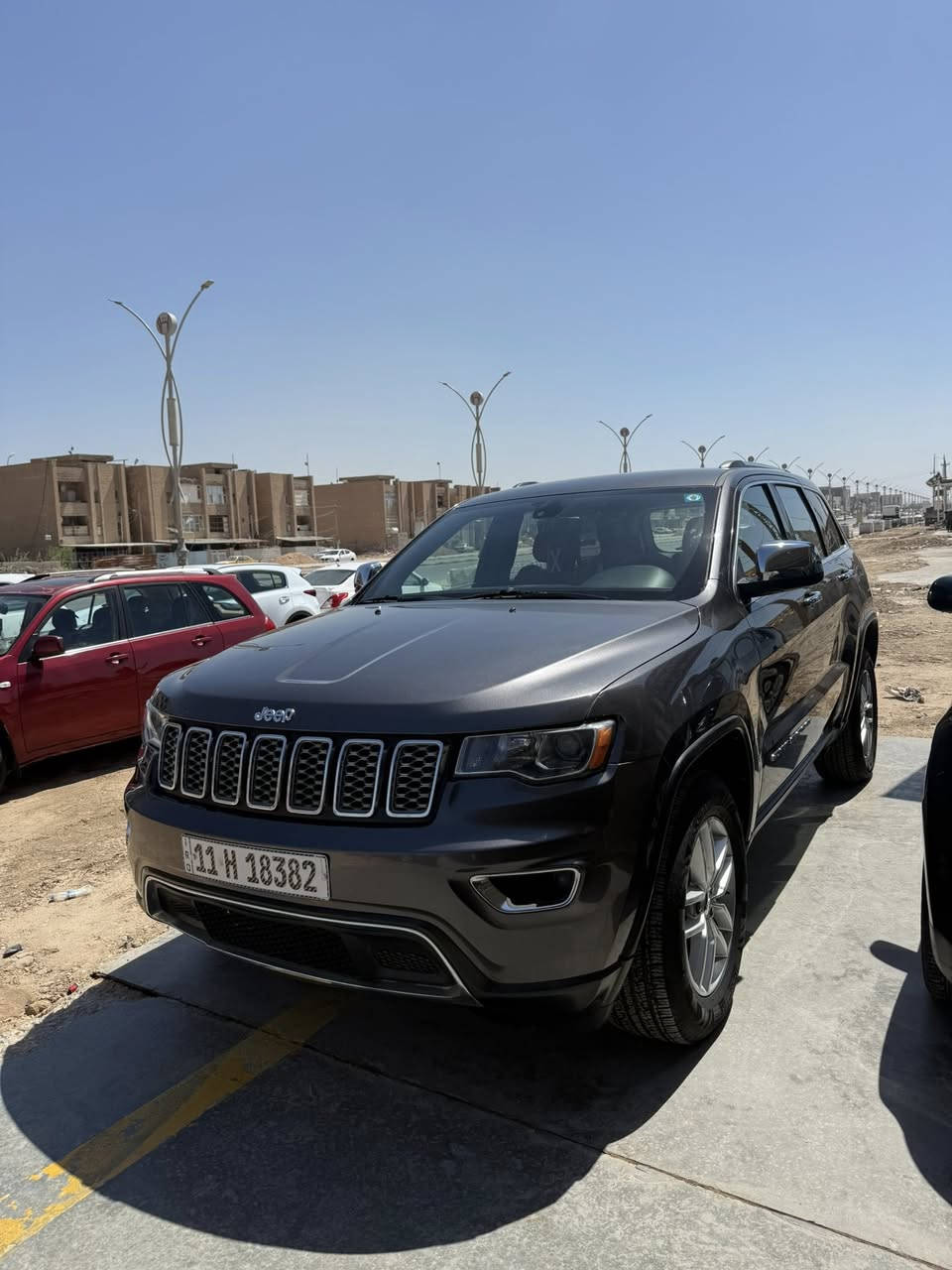جيب كراند شيروكي لمتد فول عده الفتحه موديل 2017 حادث بنيد فقط بدون اي تصليح داخلي  ماشيه ١٠٠ الف فقط  السونار مرفق وي الصور كير مكينه كفاله السعر 190 قفل 
 علفيس للاتصال ***********

