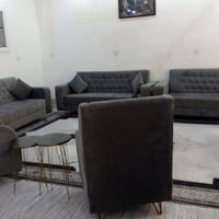 كنب • مخدة ممزقة • شوێن بازیان