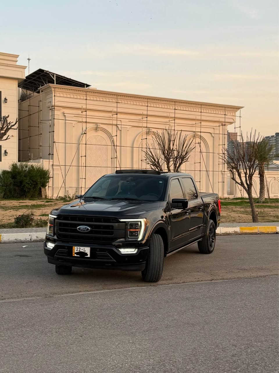 سلام عليكم 
FORD F150 Lariat 2023 V6 2.7L
ماشية 20الف mi
فول مواصفات 1/1 
بانوراما 
كشنات جلد +كهرباء+كشن خزن
كشنات تدفئة وتبريد والخلفي تدفئة
شاشة جبيرة 
كيج الكتروني
رادار امامي 
رادار خلفي 
رادار جانبي
نقطة عمياء
كامرات360درجة
دوسات كهرباء 
لايتاد ليد +عدسات متحركة مع الاسترين 
بك لايت لد 
مري شفط+قلاب مع البك 
تشغيل عن بعد 
دبل اكسل 
درايف مود وتحكمات كامله 
وبعد بيها هواي موصفات معروفه 
سيارة جاهزه من كلشي 
صدر كهربائيات كير مكينة كله بشرط 
عليها تخم تاير مشلن انتاج25
حادث السيارة قطعتين صبغ بدون دواخل ايربك فقط بردة 
مكانها اربيل 
مرقمه اربيل تحويل بشرط 
سعرها (417)ورقة 
تواصل*********** أربيل, العراق
