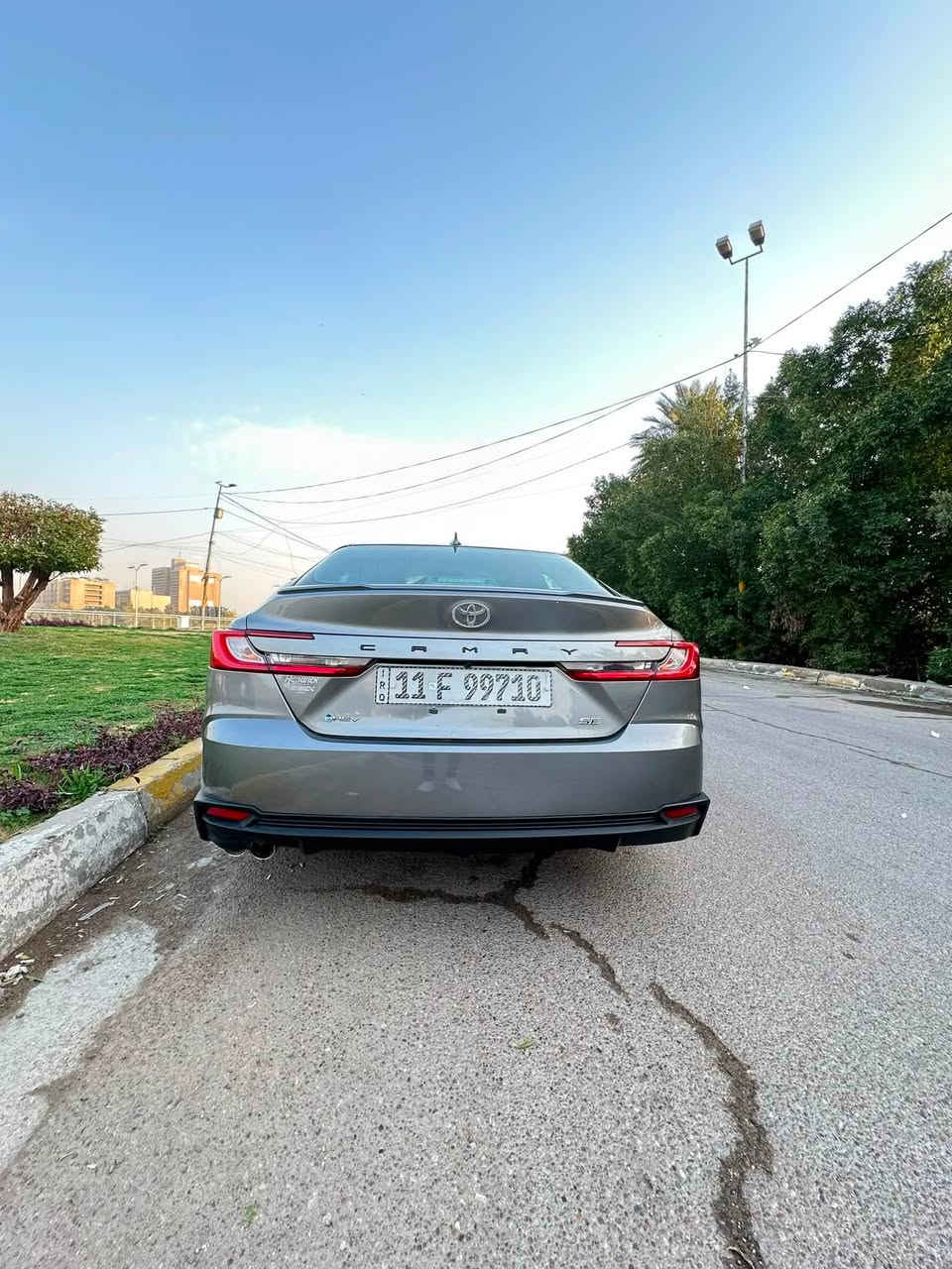 ♻️ تويوتا كامري2025SE
‏♻️ Toyota Camre   HEV 2025 ♻️هايبرد

 🌈لون السياره :(رصاصي غير محدد  )مميز اللون الجديد 🩶

🚘 بلد المنشأ : اليابان 🇯🇵 وارد امريكي 🇺🇸
🚘 سعة المحرك 2,5L هجين انسى شي اسمه صرف بانزين
🚘 مقاعد جلد لون رصاصي
🚘 عدد 12 AIR BAG
🚘شاحن موبايل اصلي (وايرلس)
🚘رادارات جانبيه وخلفيه واماميه
🚘 مقعد السائق تحكم كهربائيه
🚘 لد امامي ليلي ونهاري
🚘 لايت زينون LED + 
🚘  اشاره مرايه 
🚘 ويل كب 18black
🚘 مفتاح التشغيل بصمة + دخول ذكي +صندوك بصمه
🚘 شاشة + كاميرا دوارة اصلية
🚘 أوضاع القيادة  Drive Mode
🚘 حساسات ضغط اطارات
🚘 تبريد شاشة مناخين منفصلين 
🚘 قطعتين تبريد
🚘 هاند بريك كهرباء 
🚘كروس سرعه
🚘‏ Auto Hold  أوتو هولد 🚘
🚘انظمه القياده :سبورت ،نورمال،eco

🏁ملاحظه /ضرر السياره فقط باب عكس السائق  نفسه تصلح + بارد بالجاملغ الخلفي  الايسر 

عنوان السياره📍..  /بغداد 

للاستفسار يرجى الاتصال على الرقم الاتي ☎️ ***********

  ☎️. واتساب
