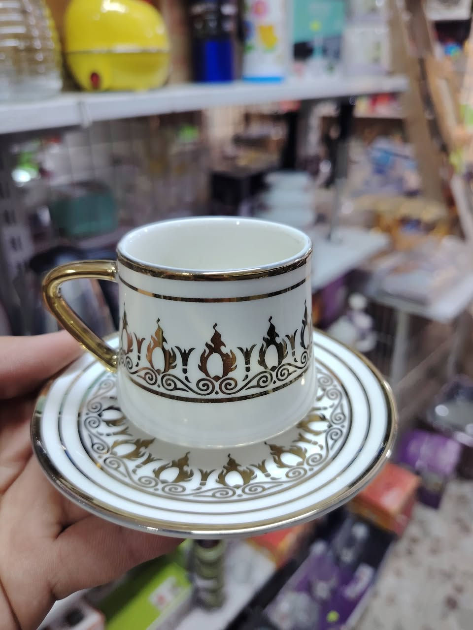 📌طقم كوب قهوة فرفوري مذهب 
💎يتوفر حجمين وسط +كبير 
-------------------------------------------------
كل شي مع  مجمع الوائلي غير 👌🦋
🔰🍁✨🍥🍁✨🍥🍁🔰
‏‎للحجز والاستفسار 
من برامج التواصل الاجتماعي 💻📱
واتساب 📲 ***********
عِبر الانستا : waily_store
عبر التيك توك :  مجمع الوائلي للمنزليات 

‏‎العنوان : كربلاء طويريج نهاية سوق النساء 
مجاور الحاج الرادود حسين 💄 👜 🛍️ 
الموقع 🗺📍: 32°32'29.0"N 44°13'27.9"E
____________________________________
