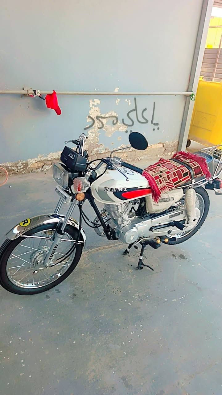 سلام عليكم نامة مديل 27 سكنر مستخدمة 3 اشهر فقط كفالة عامة سعرة 750 وبية مجال شراي اتصل وتدلل ***********
