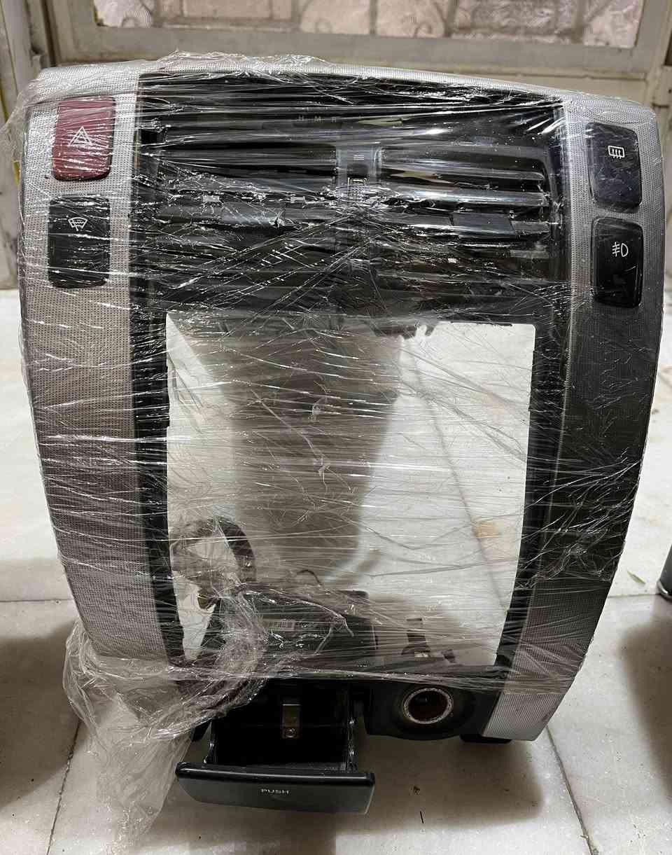 سلام عليكم اخوان … 
متوفر گفر مسجل سپورتج كامل مع تحكم التبريد 
و دگتات التبريد + الساعة + الازرار 
السعر ٣٠  الف 

گفر توكسان كامل مع دگتات التبريد + الساعة + الازرار  
السعر ٢٥ الف 

شمسيات توكسان لون رصاصي 
السعر ٢٥ الف للزوج 

يوجد توصيل 
بغداد -المشتل 
للاتصال ***********
