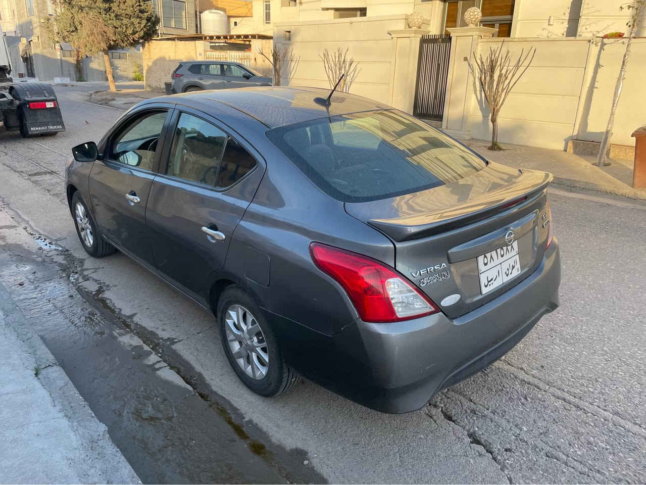 نیسان ڤیرسە ۲٠۱۸
٠۷٥٠۷۷۹۹۷٠۹
رەنگی نەوتی
س ڤ سپێشەل فول
 مواسفات
۱۳۲ هەزار رۆیە 
جاملیخی دواوە لای سەیاق دوو بست لەخەت بەخواری بۆیاخە باقی هیچی نیە
ساردەکوت و تەزرە بەشەرت هیچ پارچەکی نەگۆریا هەموو بیلادە
لە ئەمریکە چۆن هاتوە هەر وا مایتەوە
گێر و مەکینە و تەقە و رەقە بەردی گزۆز هەموو بەشەرت أربيل, العراق


**إذا كنت صاحب هذا الإعلان وتريد حذفه لأي سبب، رجاءا أرسل رسالة إلى الدعم الفني**