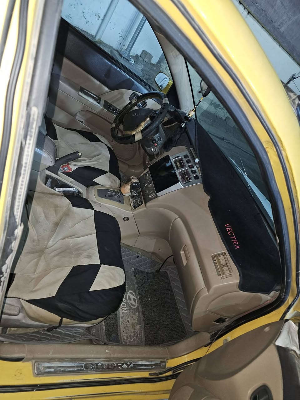 السلام عليكم شيري اي فايف
موديل ٢٠١١

مشروع وطني 

دفتر بانزين 

منضومه غاز 
تدفئه وتبريد شغالات 
كير ومحرك كامري ابو الجف 

سعرها ٢٥ وبيها مجال.  

***********
