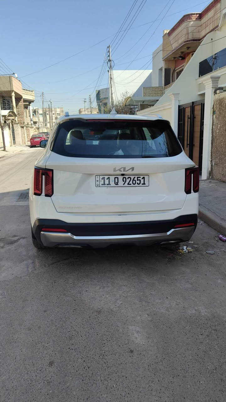 سلام عليكم 
كيا سورنتو 2025
رقم بغداد 
فول مواصفات سته سلندر 
ماشيه 39000الف
سعر 32000الف بيه مجال 
اتصال ***********
