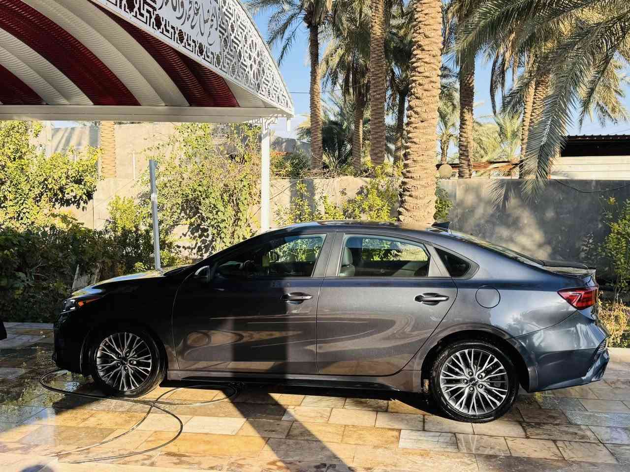 سلام عليكم 
للبيع فورتي 2023 جيتي لاين
بدون رقم بدون رقم  
موصفات 
بصمه 
شاشه جبيره 
رادار جانبي وامامي 
السياره فول عده الفتحه 
كلين بدون صبغ بيها فقط بارد على كد شبر
وبدون اي ارباك
مكان السياره بابل 
***********
السعر 148 بيها مجاال
