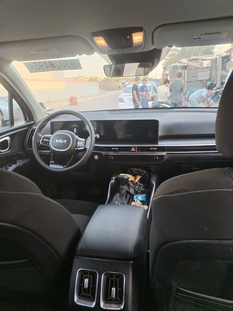 سلام عليكم.. سورنتو موديل 2025 وارد أمريكي.. مكينة2500عادي بنزين.. 7. راكب منفصل. السيارة بدون دواخل بيهة قطعة البانيد مبدل البلاد. مرقم السيارة كتاب شهداء داخلة. المكان ديالئ بعقوبه التحرير. الرقم ***********. الاستفسار علئ هاذة الرقم
