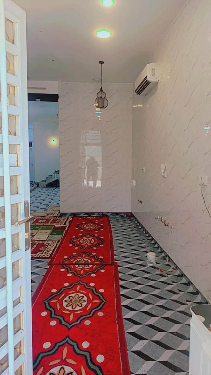 للبيع بيت طابقين شرك/مساحه 150م/مطلوب إسكان 40م/حي الأعلام 2وره بيت حجي محمد إسماعيل/  غرفتين وصاله ومطبخ وديوانيه صحيات / نقص بس الارضيه/صب/ الاستفسار *********** بي واتساب
